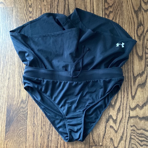 Under Armour - Fly-By 2.0 Mini Shorts - M - Black - Picture 6 of 6